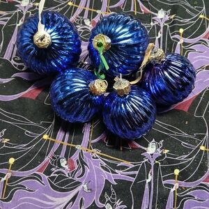 set of Blue, ribbed Christmas ball ornaments, X5 Plastic X3 Small X2 Big